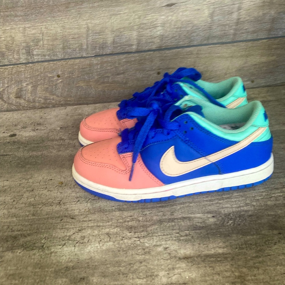 Kids unisex SE Nike  dunk  low salmon toe blue heal  and teal  inside